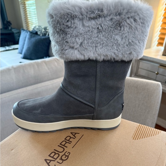 NWT: Women’s Tynlee Koolabura Uggs - Picture 1 of 6